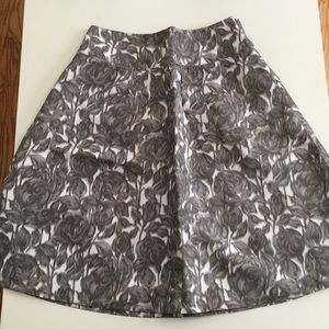 Jcrew 100% Silk Rose Skirt Sz 0 knee high